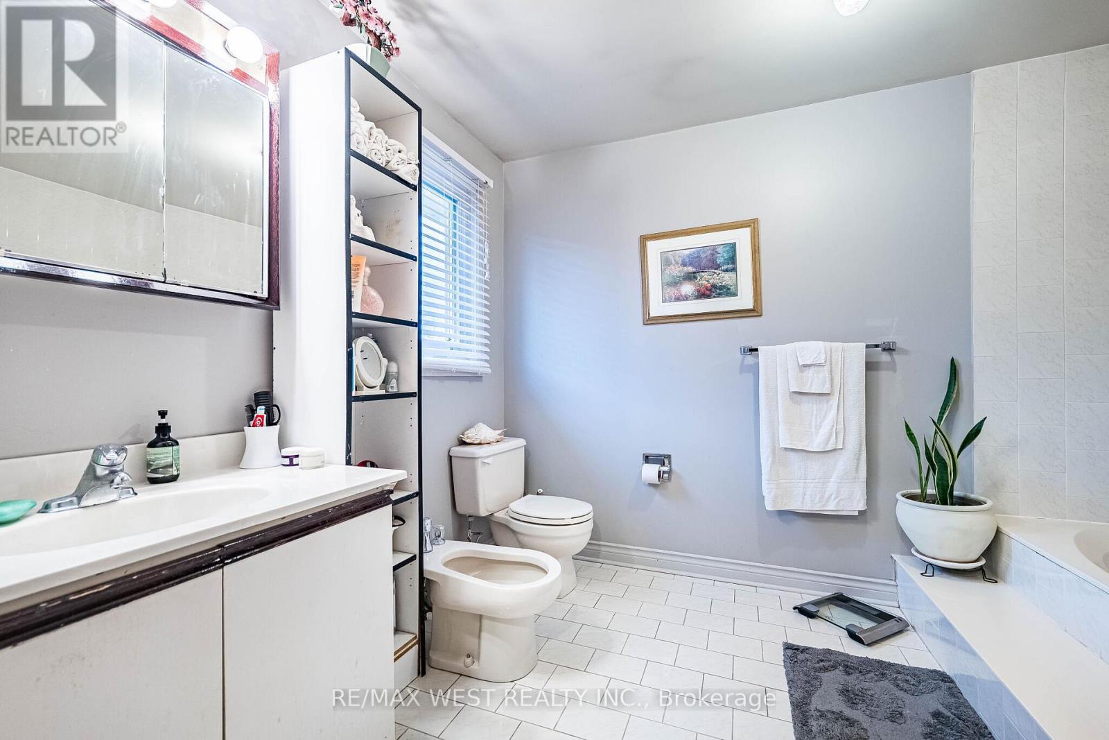 81 Vera St Street, Vaughan, Ontario  L4L 5S4 - Photo 25 - N12888034