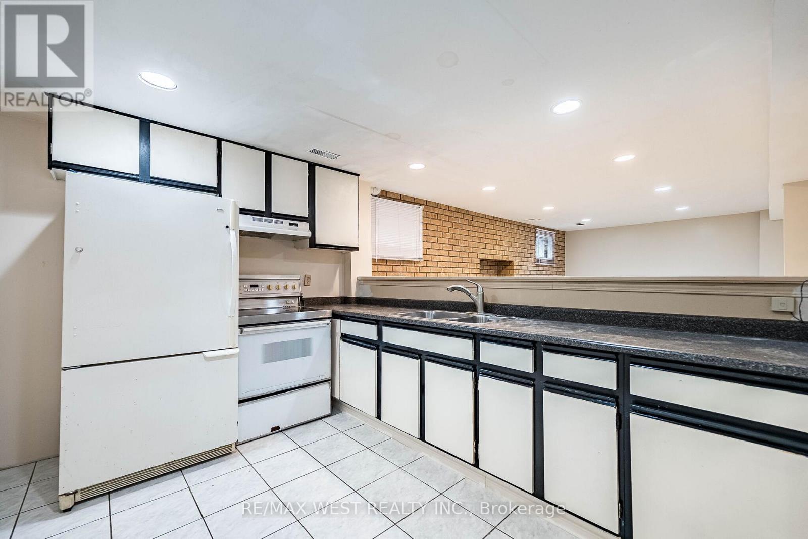 81 Vera St Street, Vaughan, Ontario  L4L 5S4 - Photo 42 - N12888034