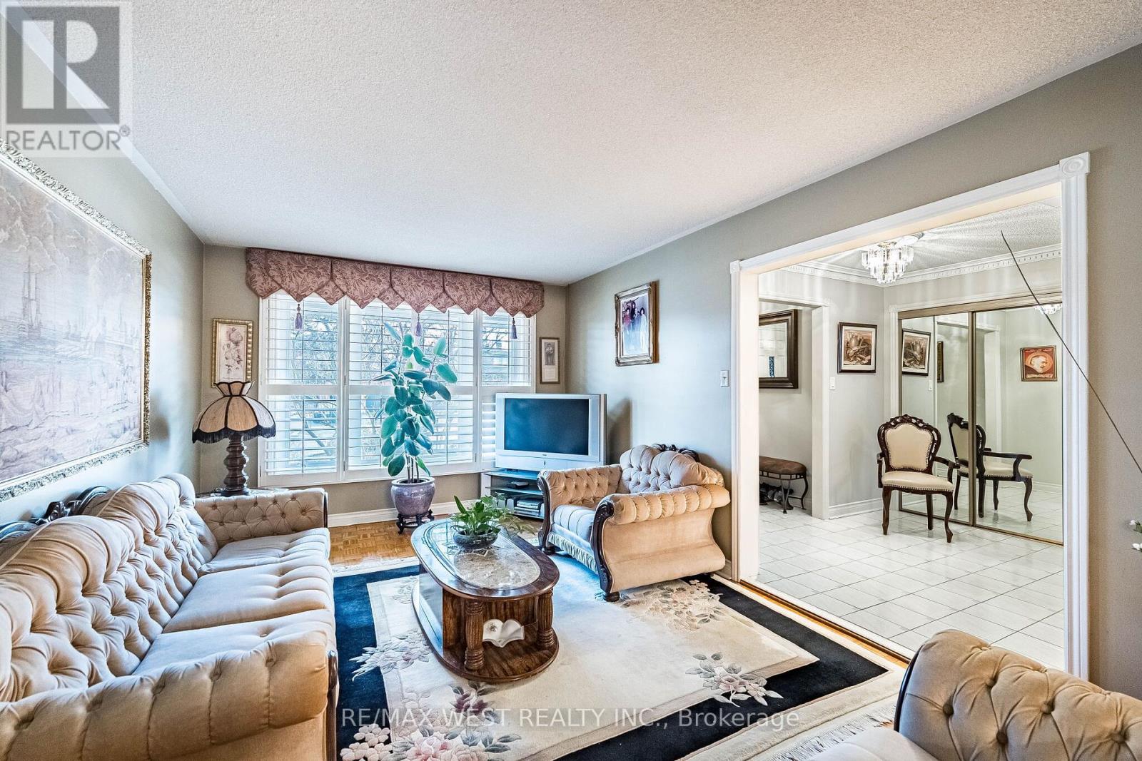 81 Vera St Street, Vaughan, Ontario  L4L 5S4 - Photo 6 - N12888034