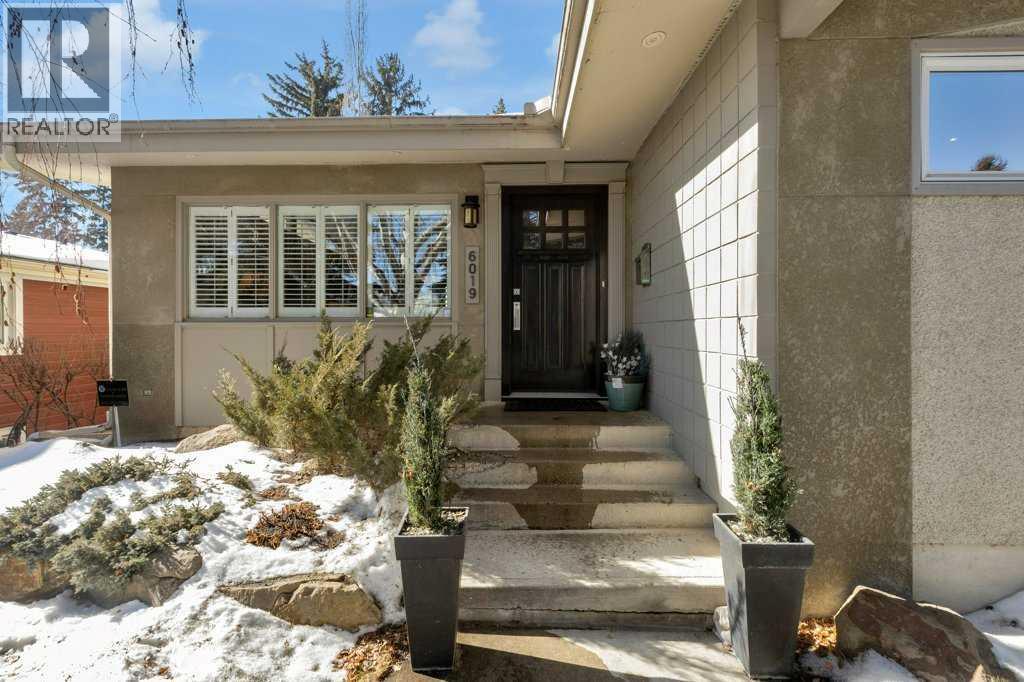 6019 Lakeview Drive Sw, Calgary, Alberta  T3E 5S9 - Photo 5 - A2293017