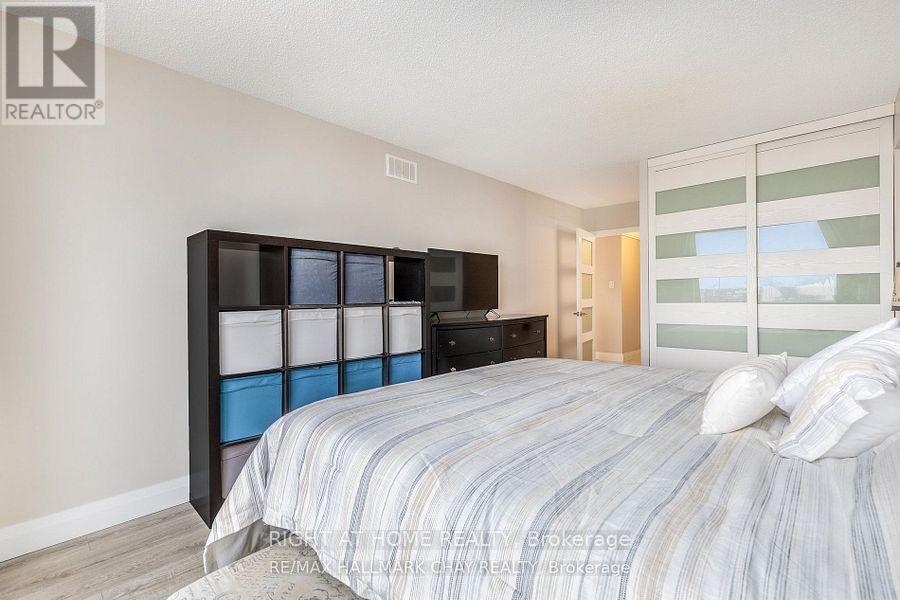 1208 - 65 Ellen Street, Barrie (City Centre), Ontario L4N 3A5 - Photo 12 - S12888060