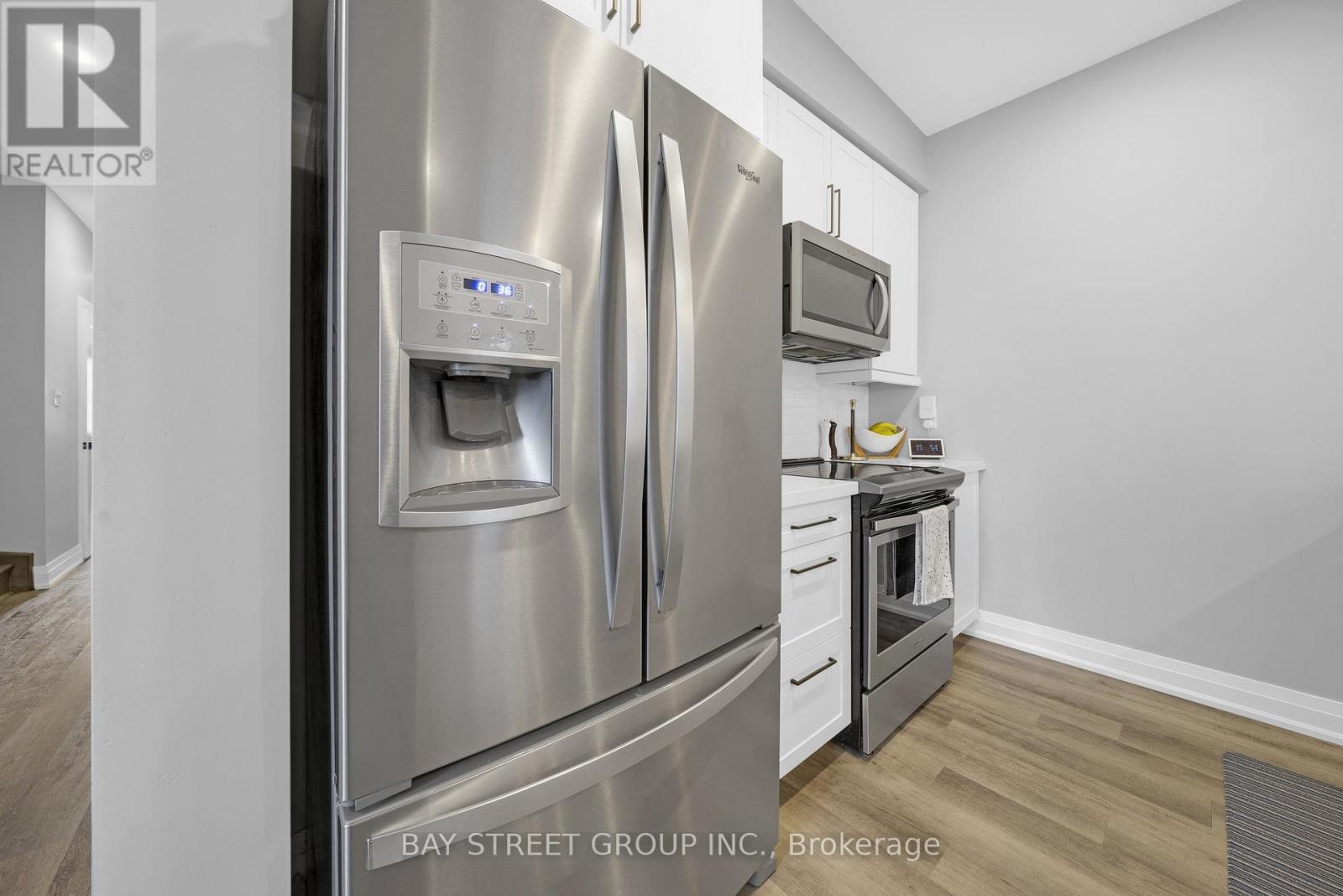 1 Stonehart Lane, Barrie, Ontario  L4M 7E8 - Photo 11 - S12888062