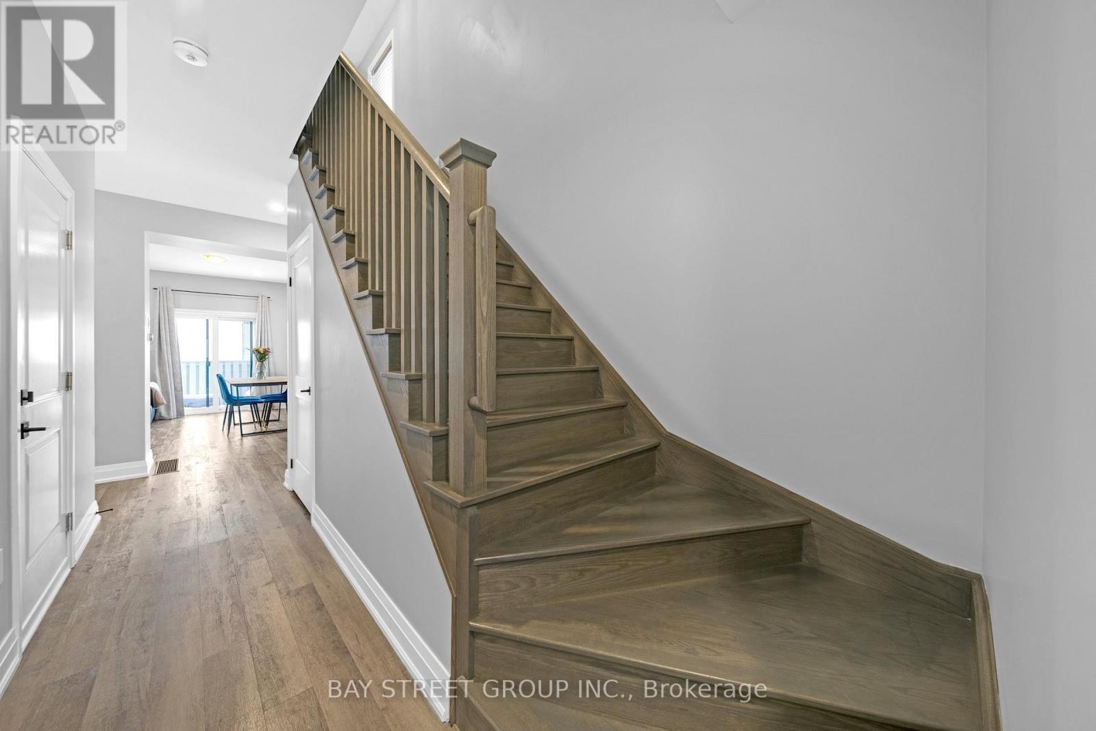 1 Stonehart Lane, Barrie, Ontario  L4M 7E8 - Photo 6 - S12888062