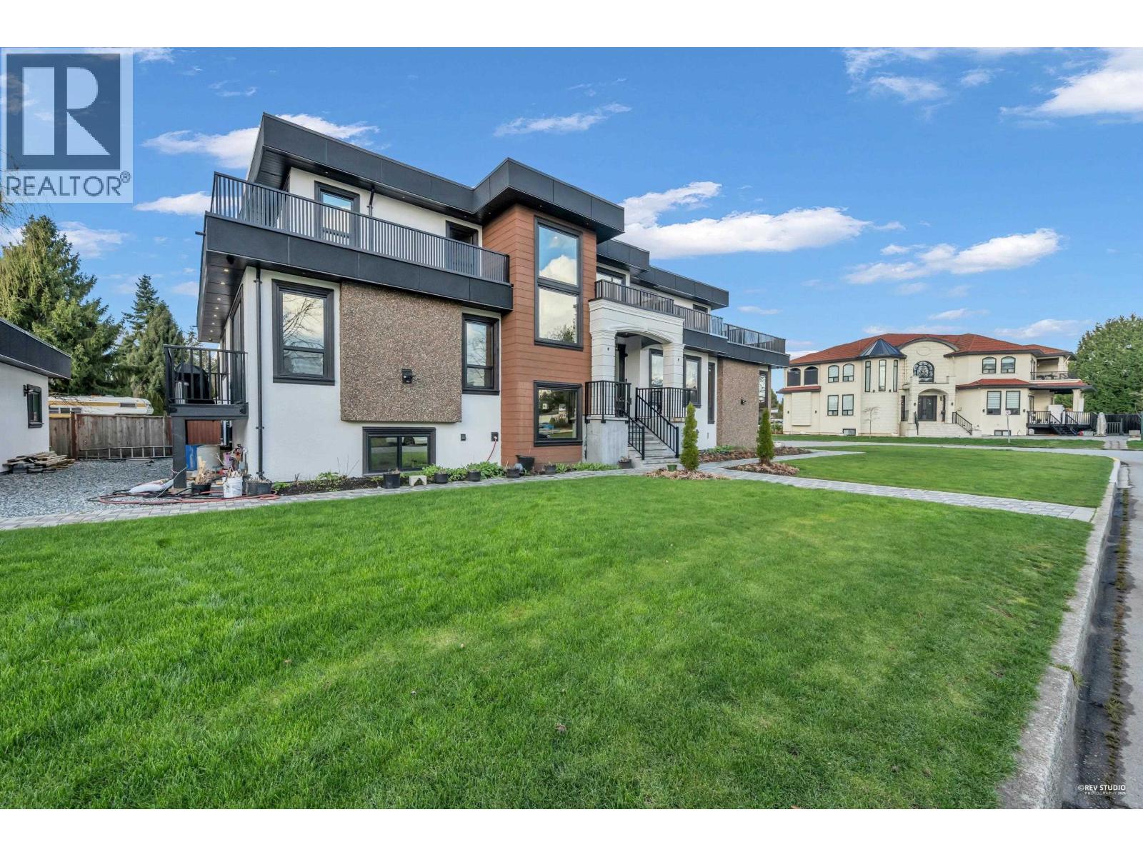 22839 Purdey Avenue, Maple Ridge, British Columbia  V2X 8B8 - Photo 3 - R3099474