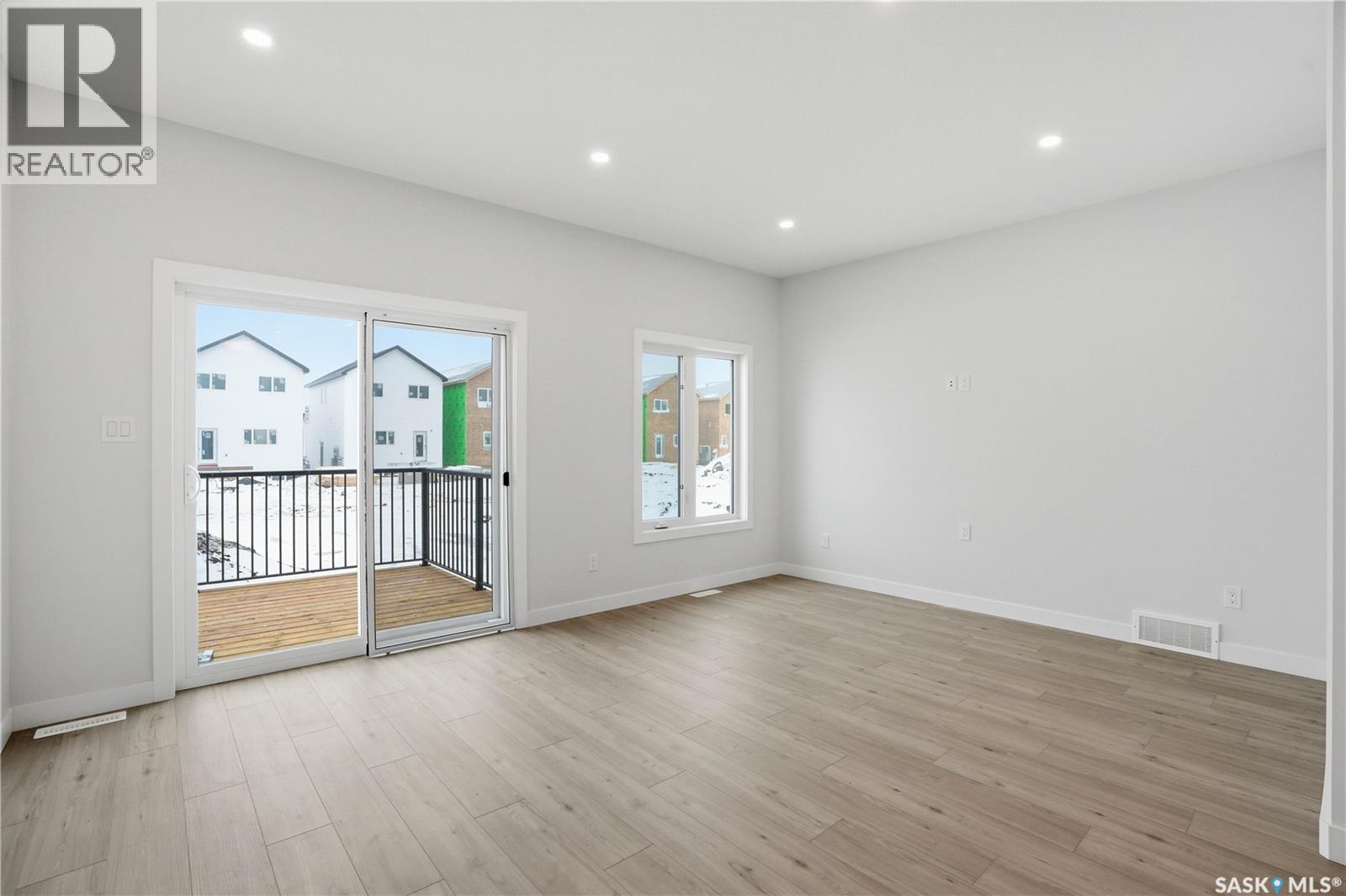 527 Sharma Crescent, Saskatoon, Saskatchewan  S7W 1K5 - Photo 11 - SK030543