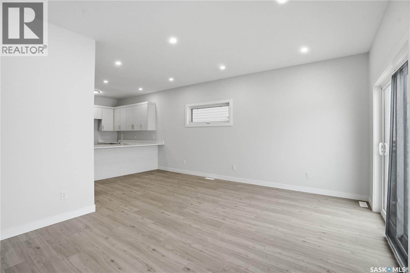 527 Sharma Crescent, Saskatoon, Saskatchewan  S7W 1K5 - Photo 13 - SK030543