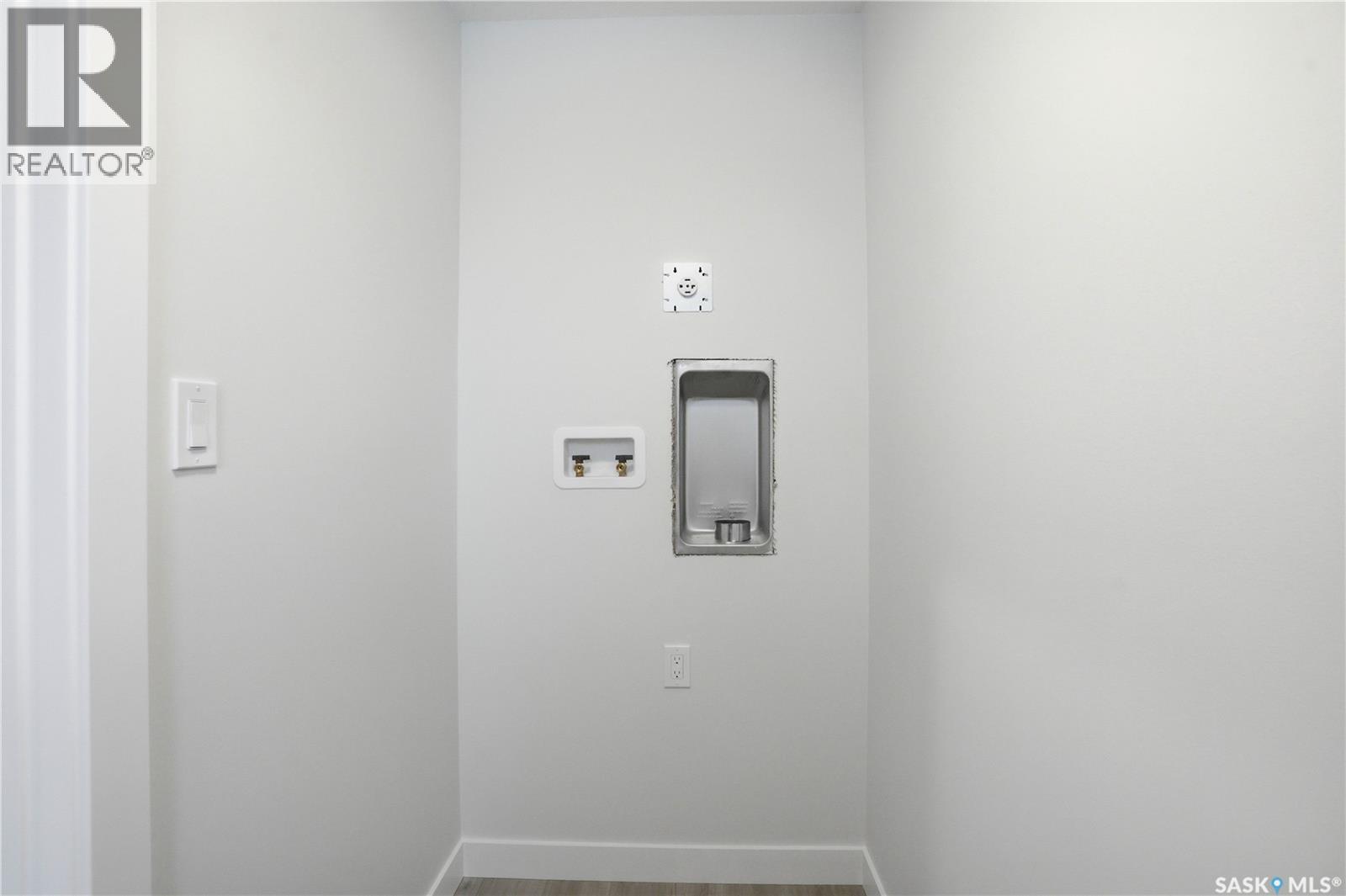 527 Sharma Crescent, Saskatoon, Saskatchewan  S7W 1K5 - Photo 24 - SK030543