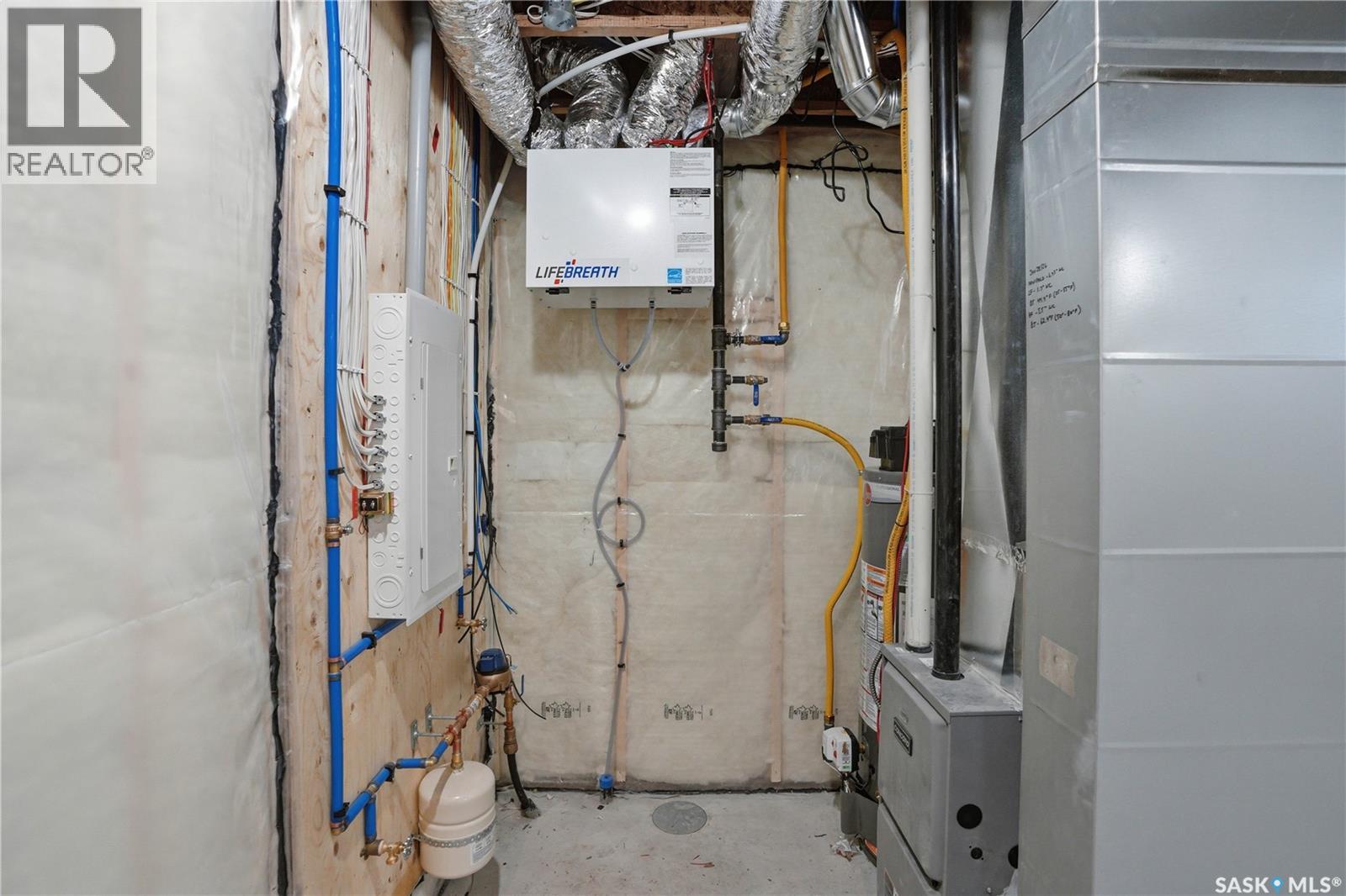 527 Sharma Crescent, Saskatoon, Saskatchewan  S7W 1K5 - Photo 30 - SK030543