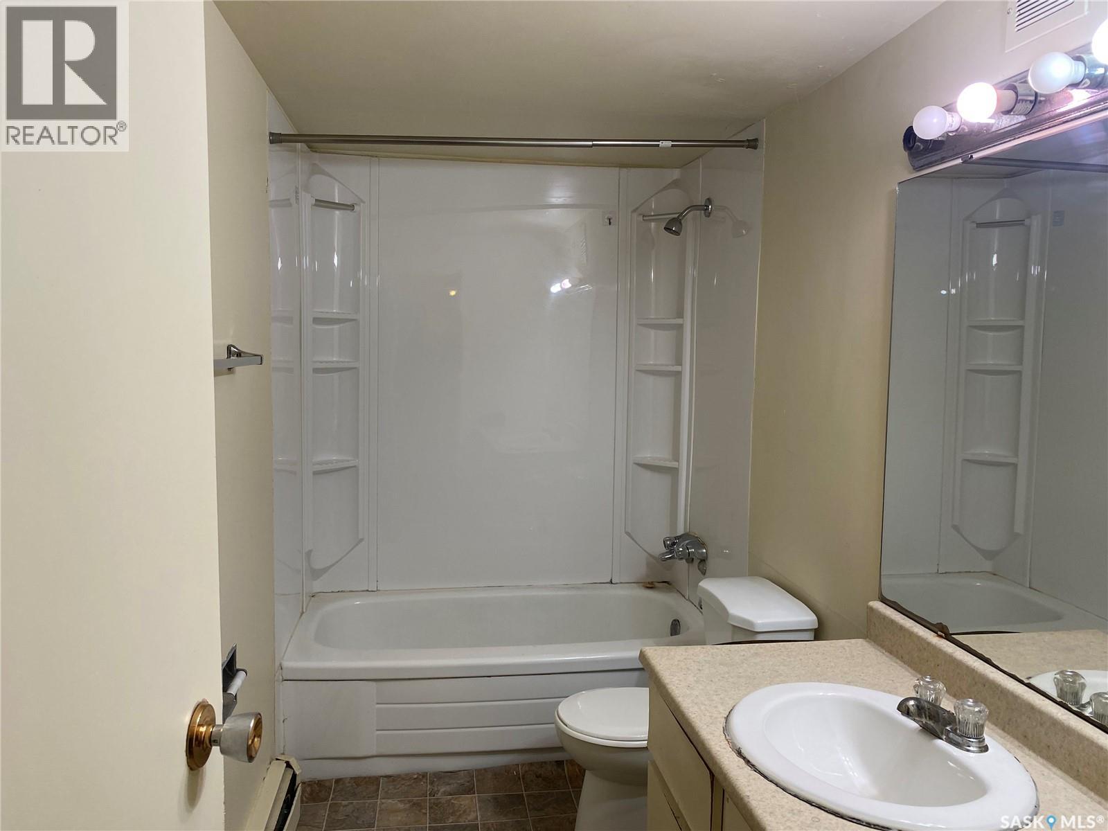 12 51 Centennial Street, Regina, Saskatchewan  S4S 6P8 - Photo 7 - SK030525