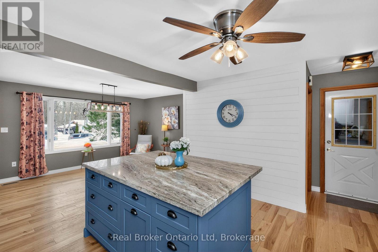 16 Mundy Avenue, Tiny, Ontario  L9M 0B5 - Photo 6 - S12638718