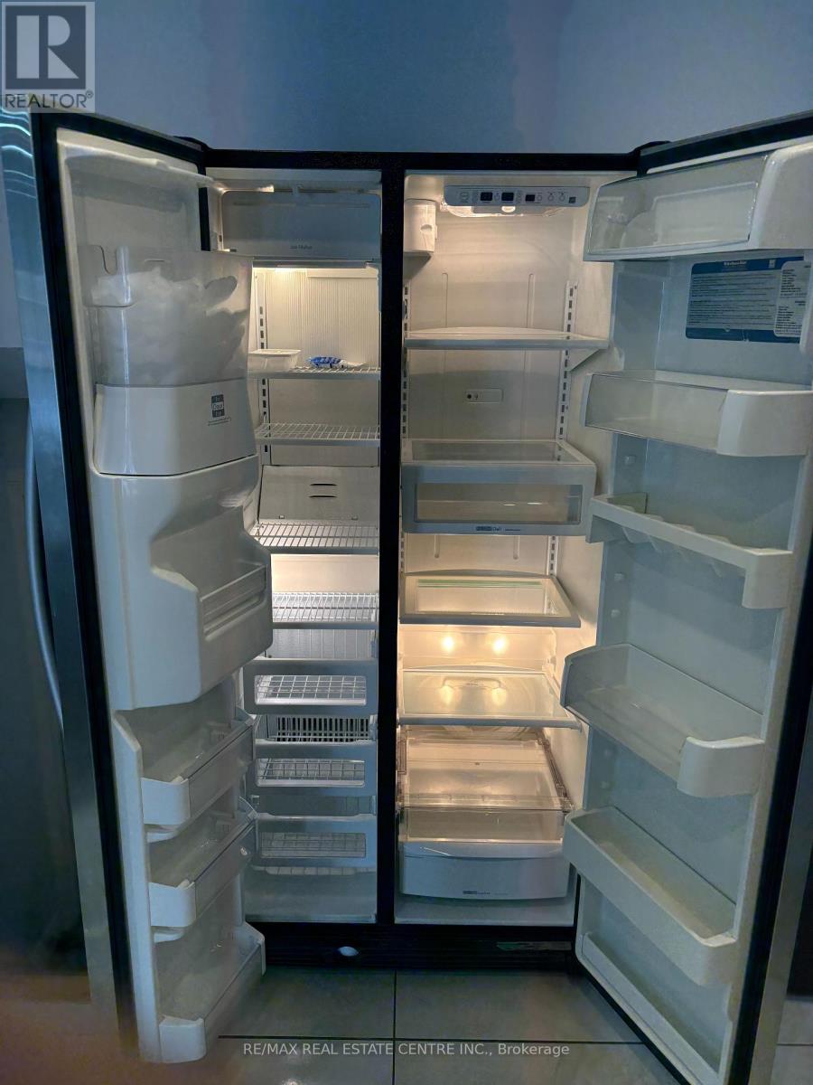 115 Antigua Road, Mississauga (Cooksville), Ontario  L5B 2T9 - Photo 13 - W12888056