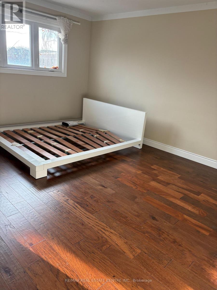 115 Antigua Road, Mississauga (Cooksville), Ontario  L5B 2T9 - Photo 16 - W12888056