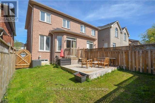 92 Silent Pond Crescent, Brampton, Ontario  L6V 4S9 - Photo 18 - W12827272