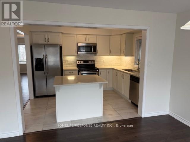 360 Timberland Gate, Oakville, Ontario L6M 0Y9 - Photo 9 - W12846014