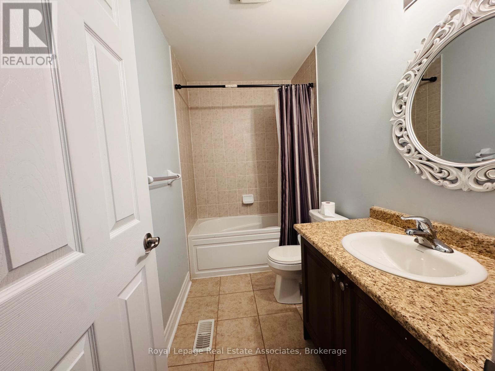 36 Zanetta Crescent, Brampton, Ontario  L6Y 6A3 - Photo 5 - W12884618