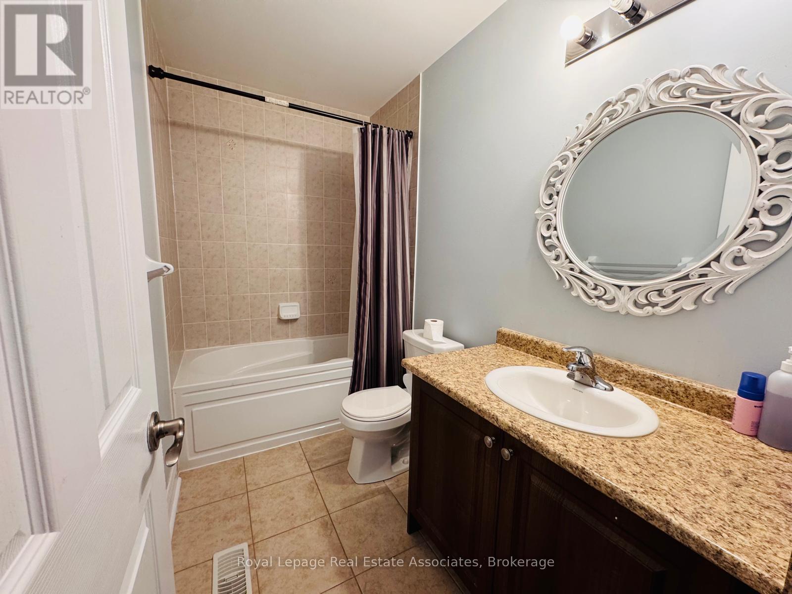 36 Zanetta Crescent, Brampton, Ontario  L6Y 6A3 - Photo 6 - W12884618