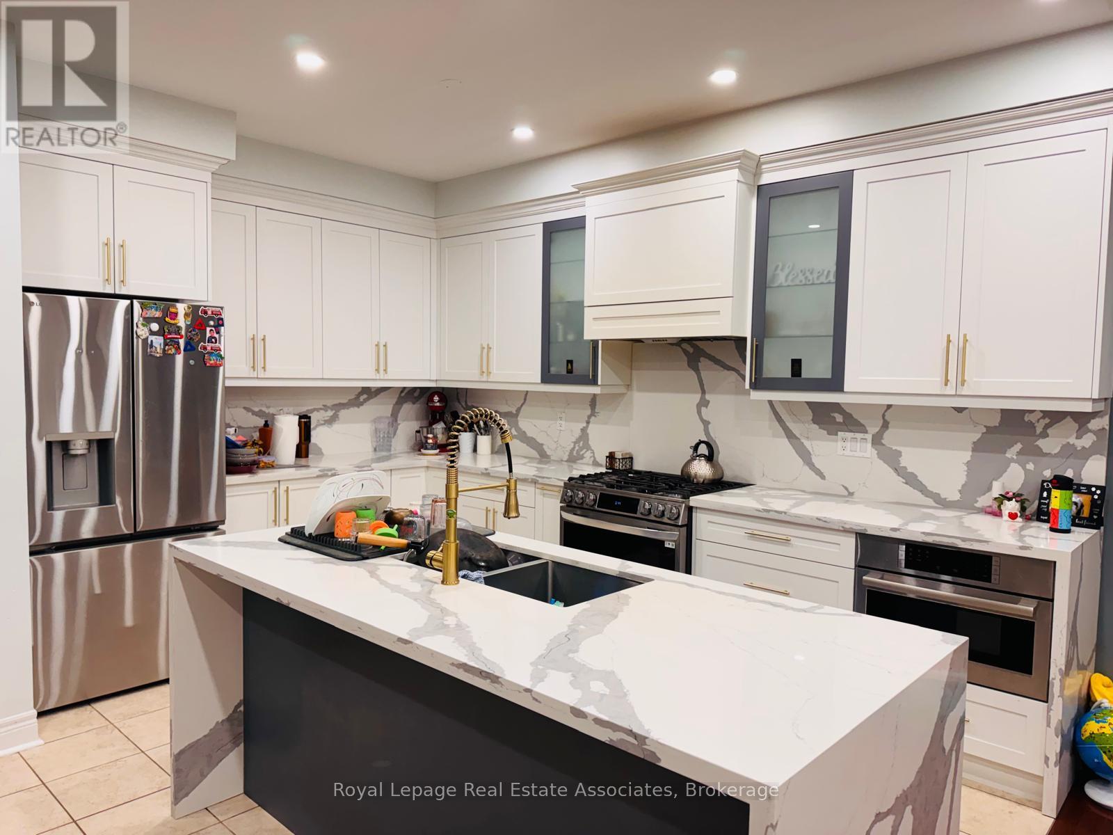 36 Zanetta Crescent, Brampton, Ontario  L6Y 6A3 - Photo 7 - W12884618