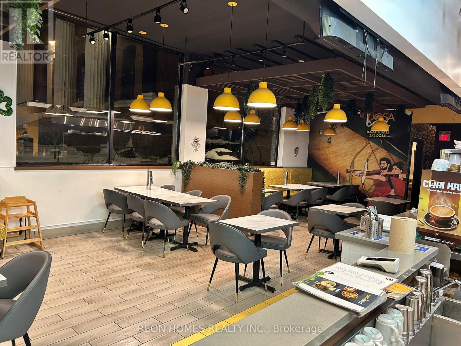 8 Erb Street W, Waterloo, Ontario  N2J 2W6 - Photo 2 - X12888134