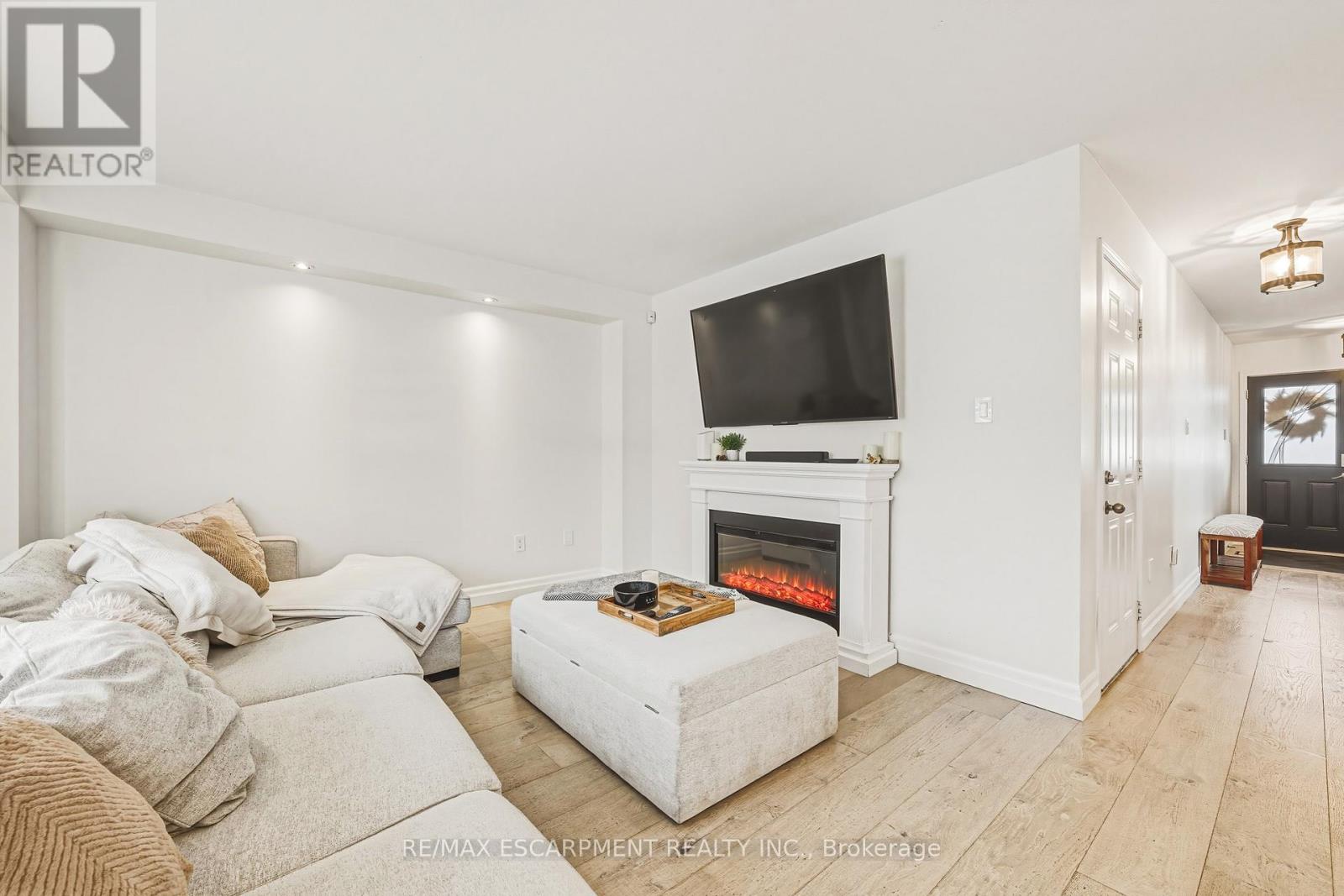 108 Cleghorn Drive, Hamilton, Ontario  L0R 1C0 - Photo 10 - X12888148