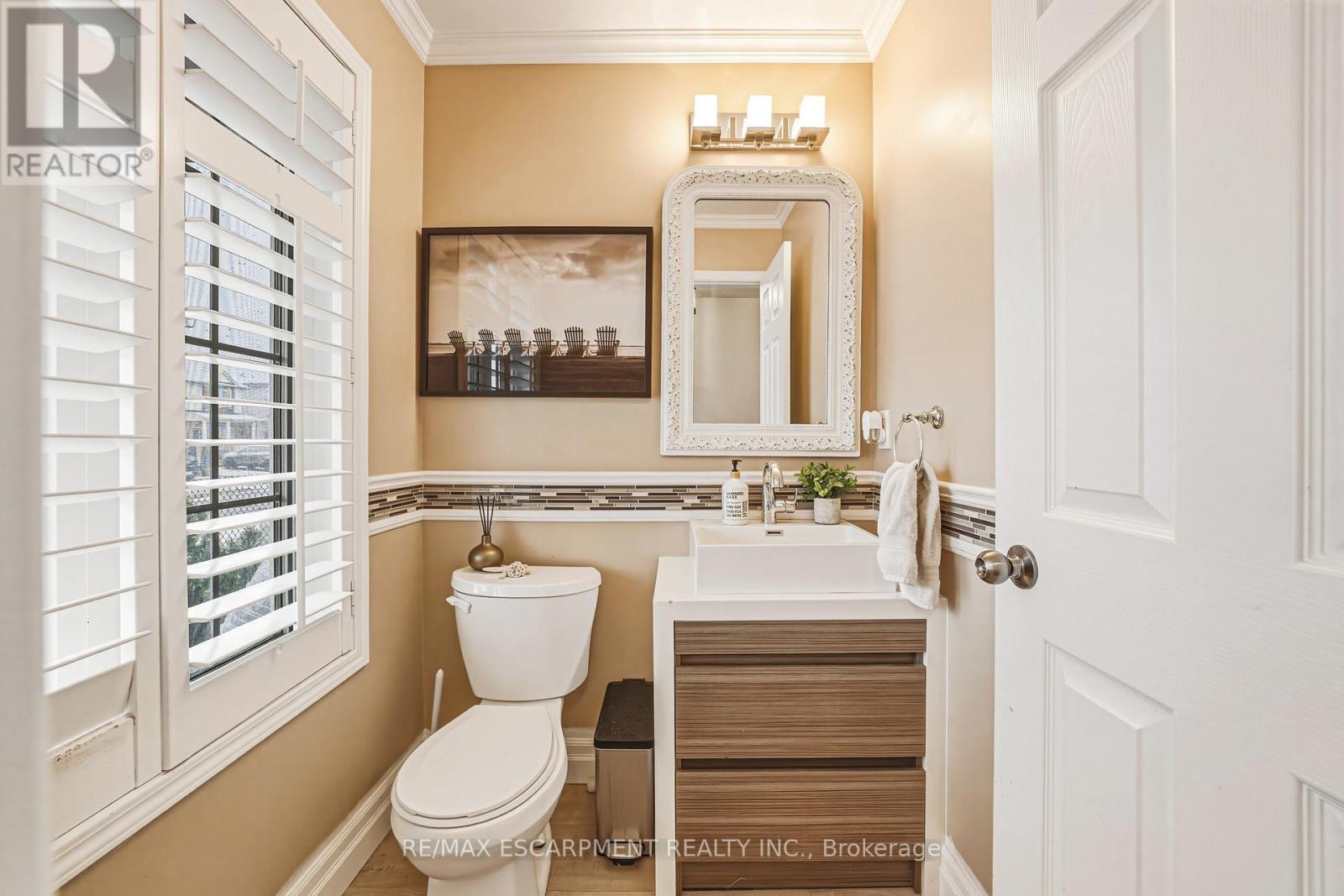 108 Cleghorn Drive, Hamilton, Ontario  L0R 1C0 - Photo 12 - X12888148