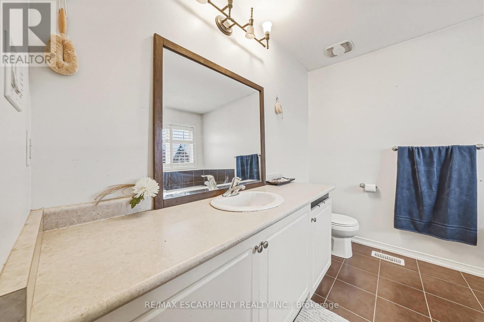 108 Cleghorn Drive, Hamilton, Ontario  L0R 1C0 - Photo 18 - X12888148