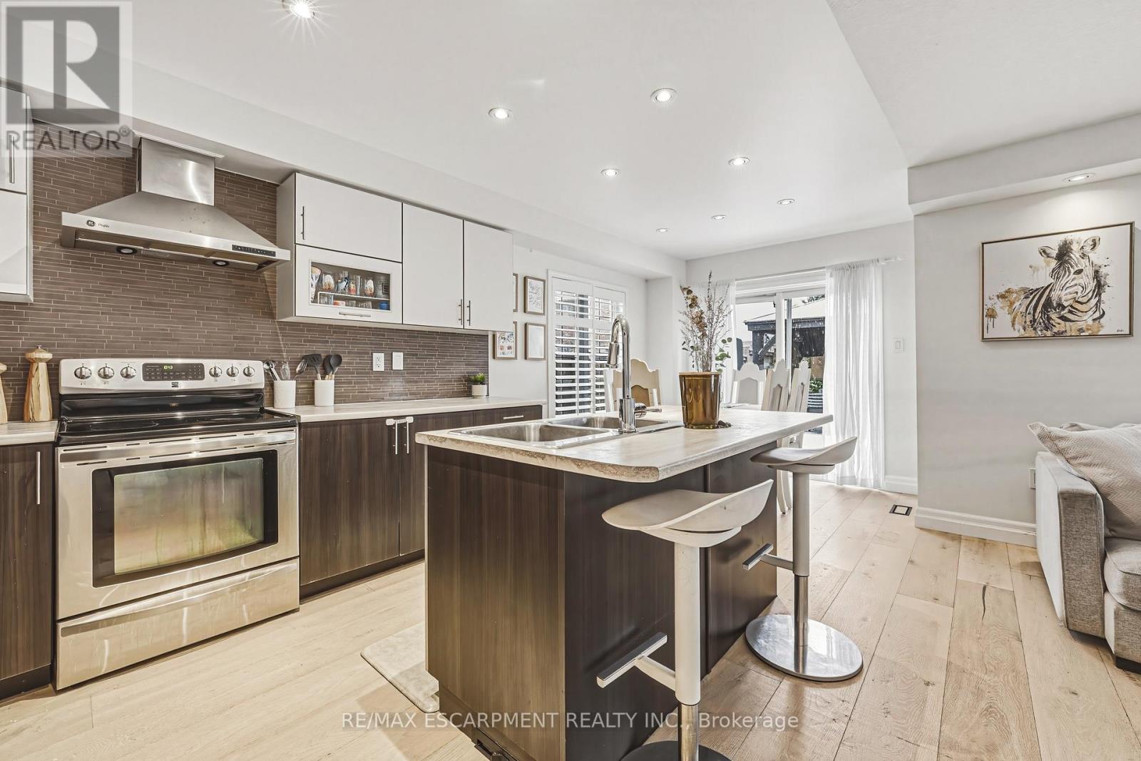 108 Cleghorn Drive, Hamilton, Ontario  L0R 1C0 - Photo 5 - X12888148