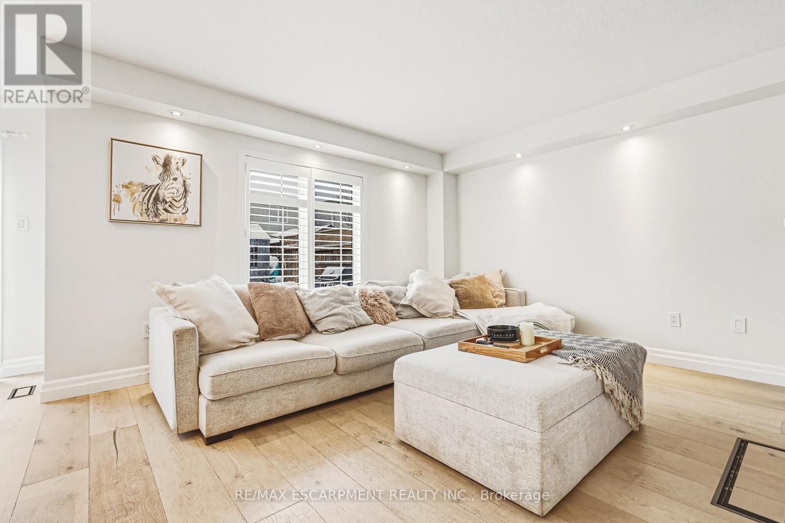 108 Cleghorn Drive, Hamilton, Ontario  L0R 1C0 - Photo 9 - X12888148