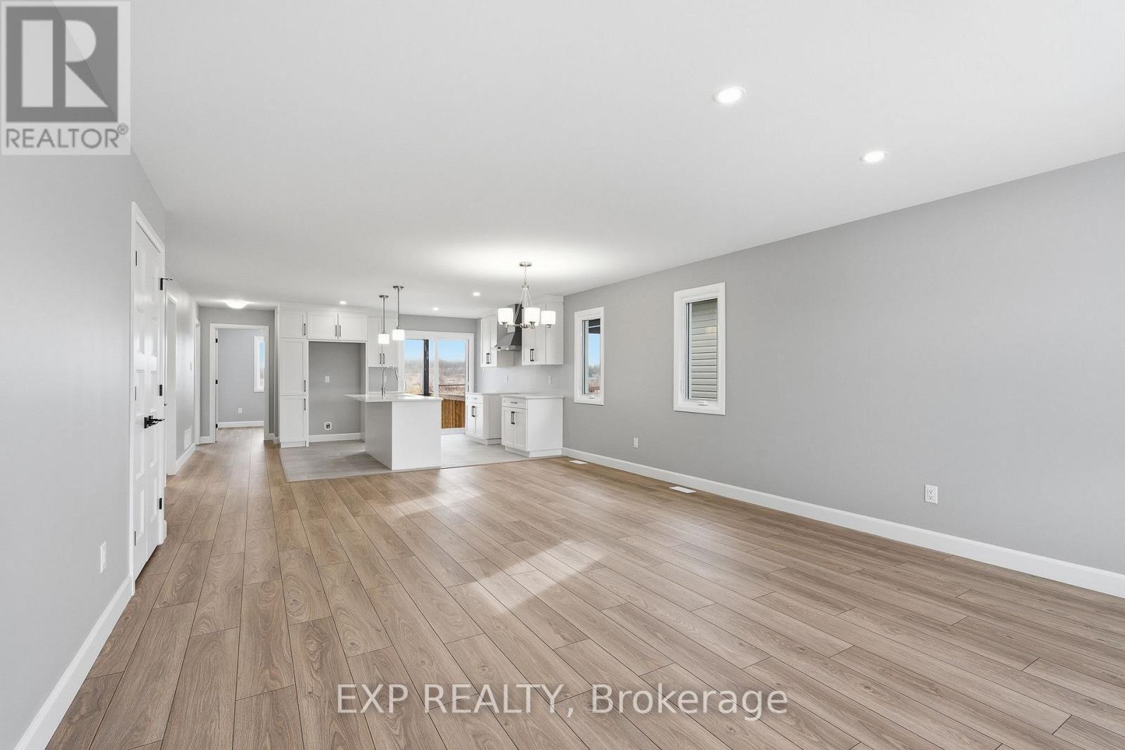 985 Katia Street, The Nation, Ontario  K0A 2M0 - Photo 4 - X12410761