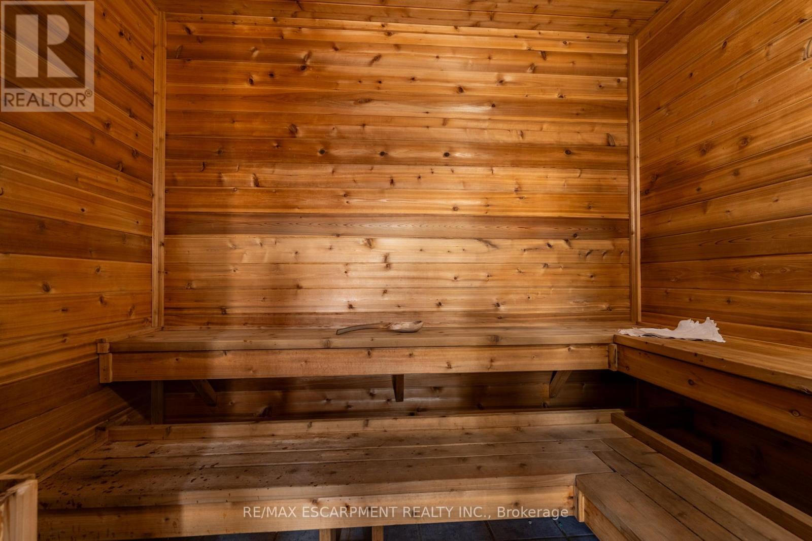 136 Glenariff Drive, Hamilton, Ontario  L8B 1A5 - Photo 42 - X12673748