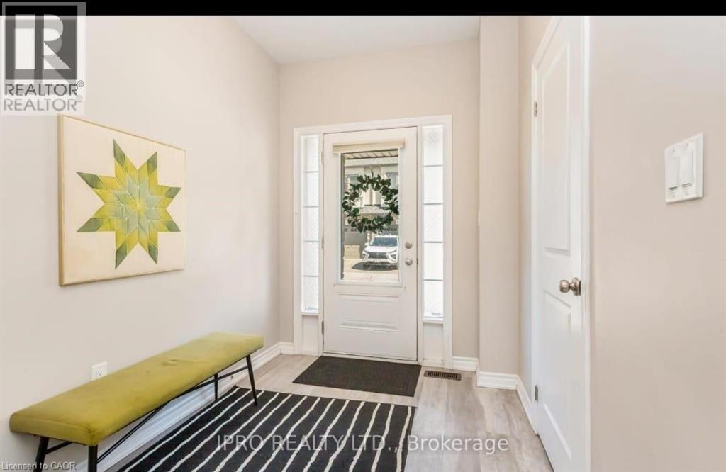 324 Equestrian Way Unit# 78, Cambridge, Ontario  N3E 0E2 - Photo 3 - 40812612