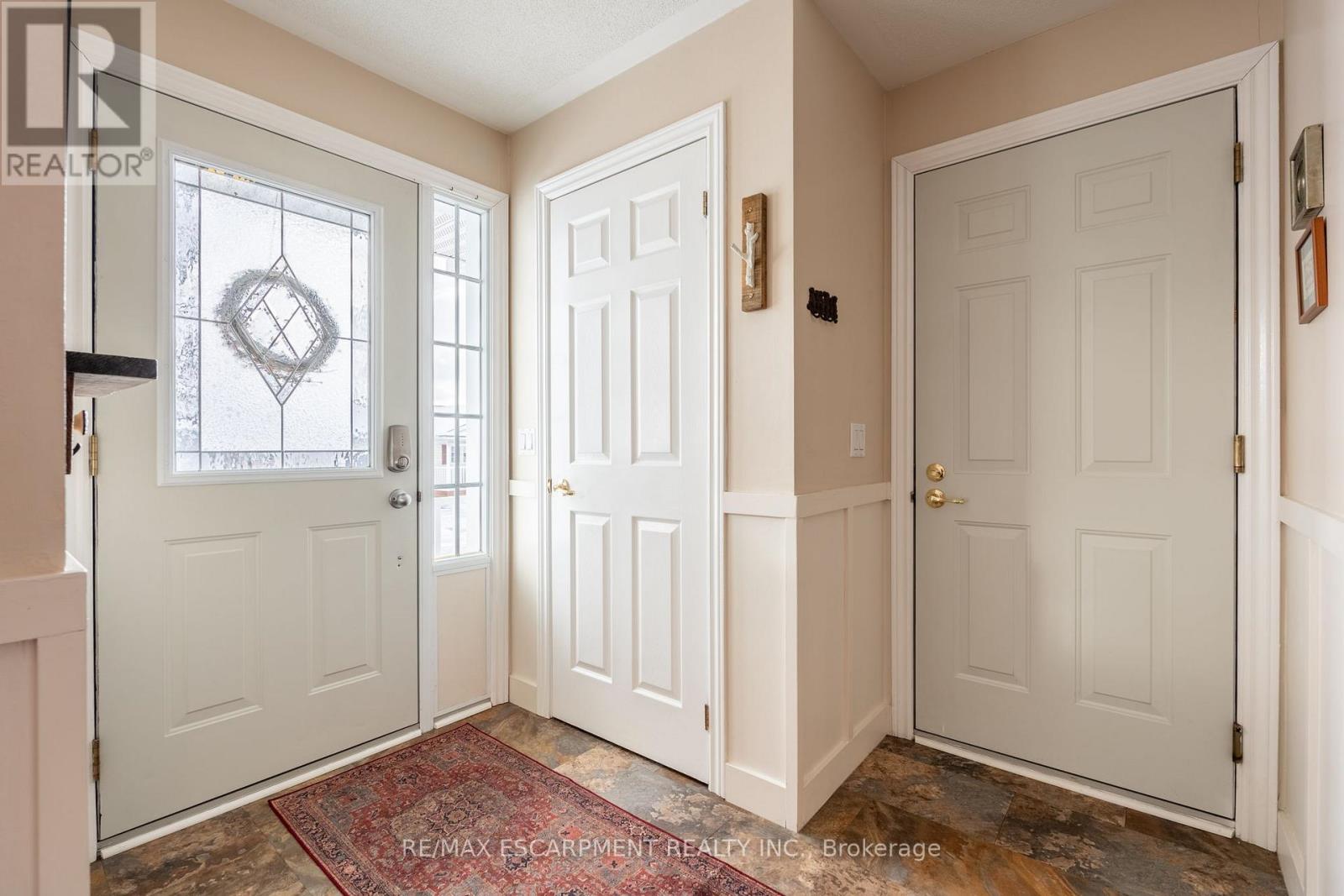 136 Glenariff Drive, Hamilton, Ontario  L8B 1A5 - Photo 4 - X12673748