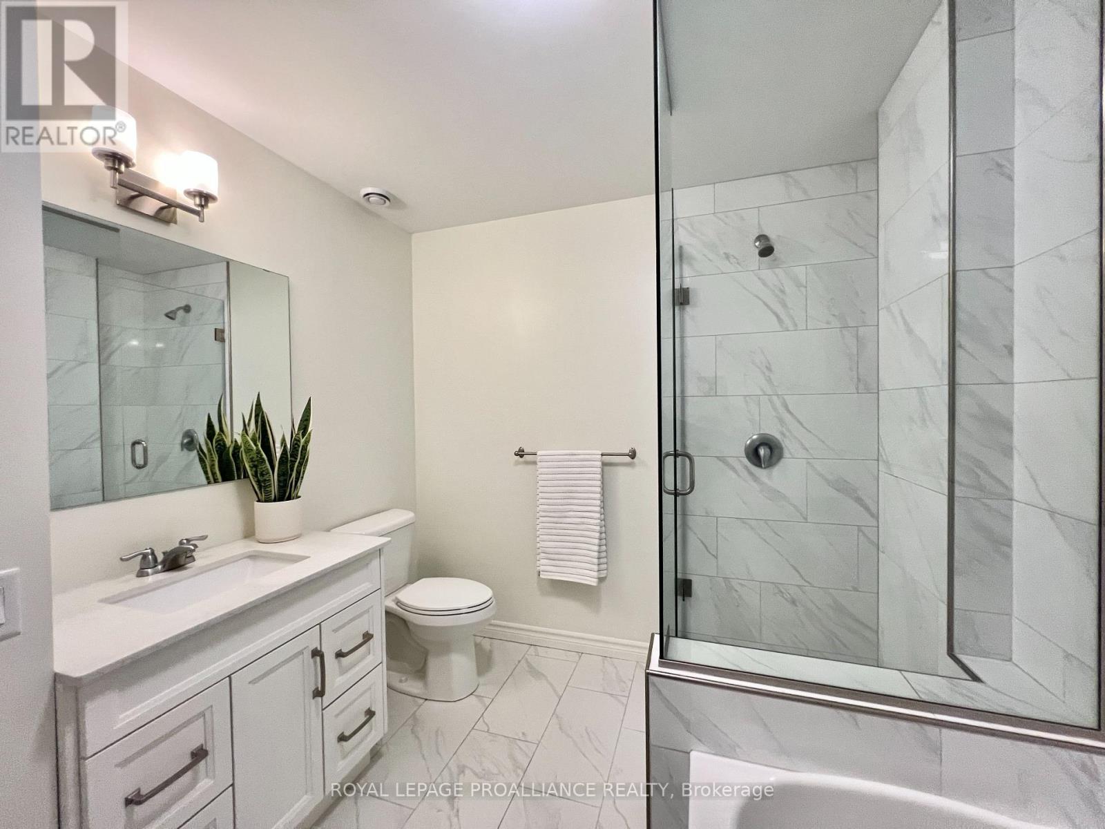 303 - 199 Front Street, Belleville, Ontario  K8N 5H5 - Photo 15 - X12888208