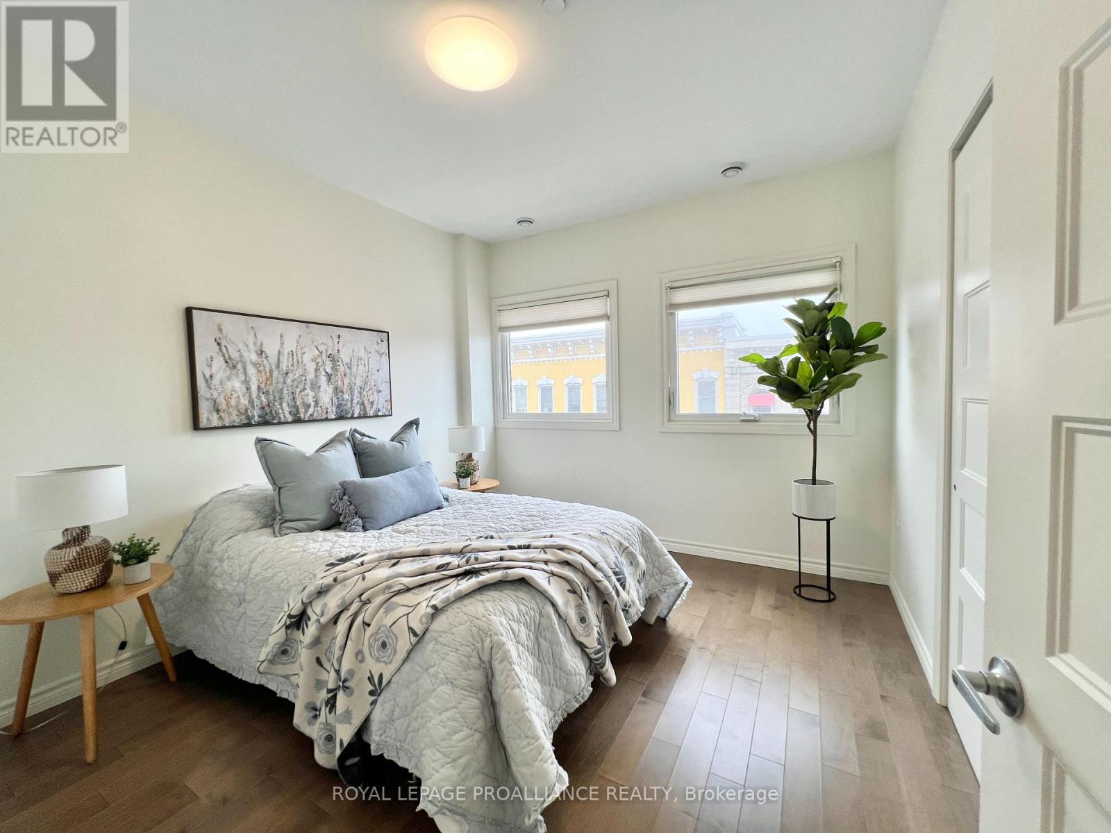 303 - 199 Front Street, Belleville, Ontario  K8N 5H5 - Photo 17 - X12888208