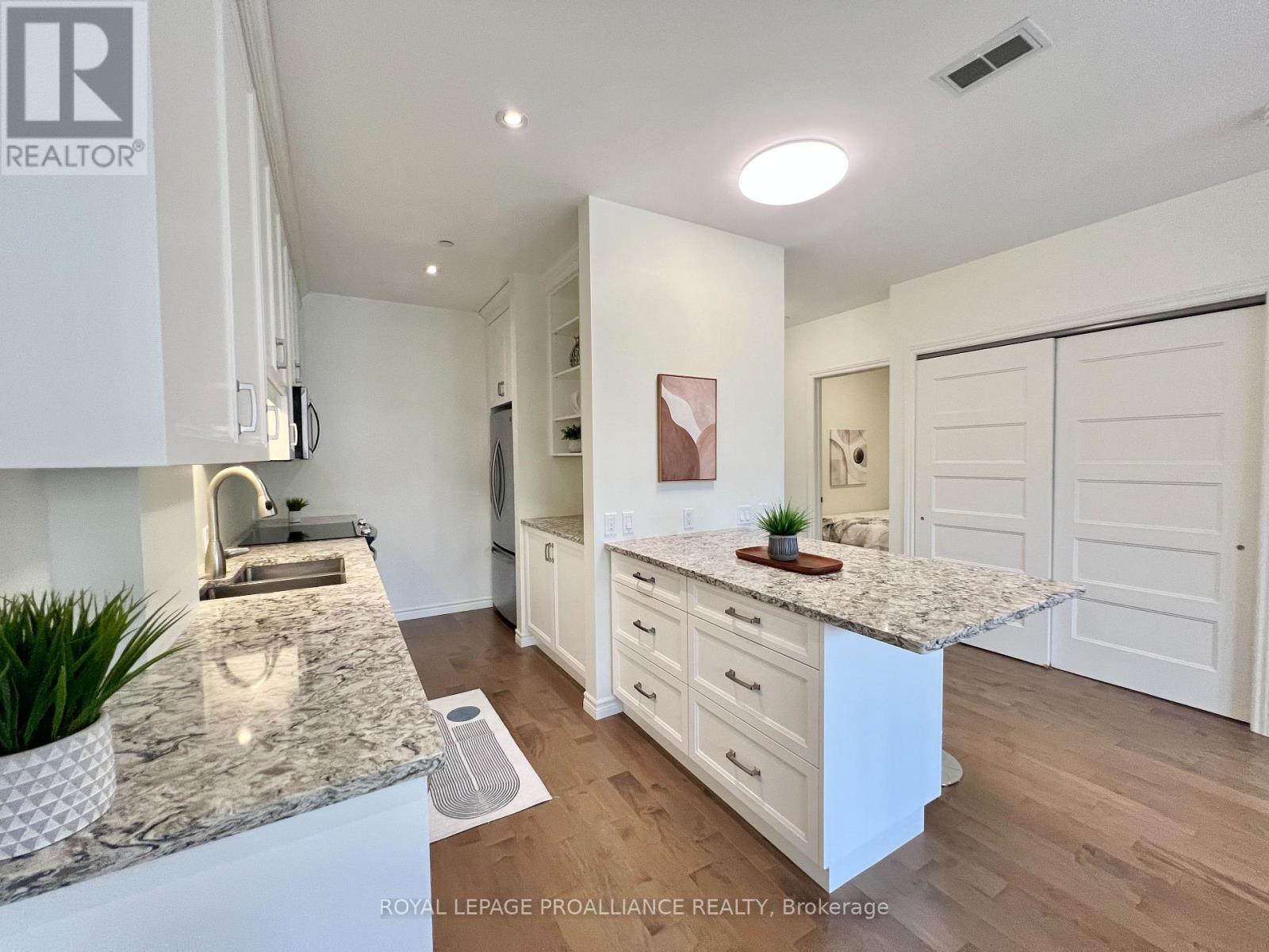 303 - 199 Front Street, Belleville, Ontario  K8N 5H5 - Photo 8 - X12888208