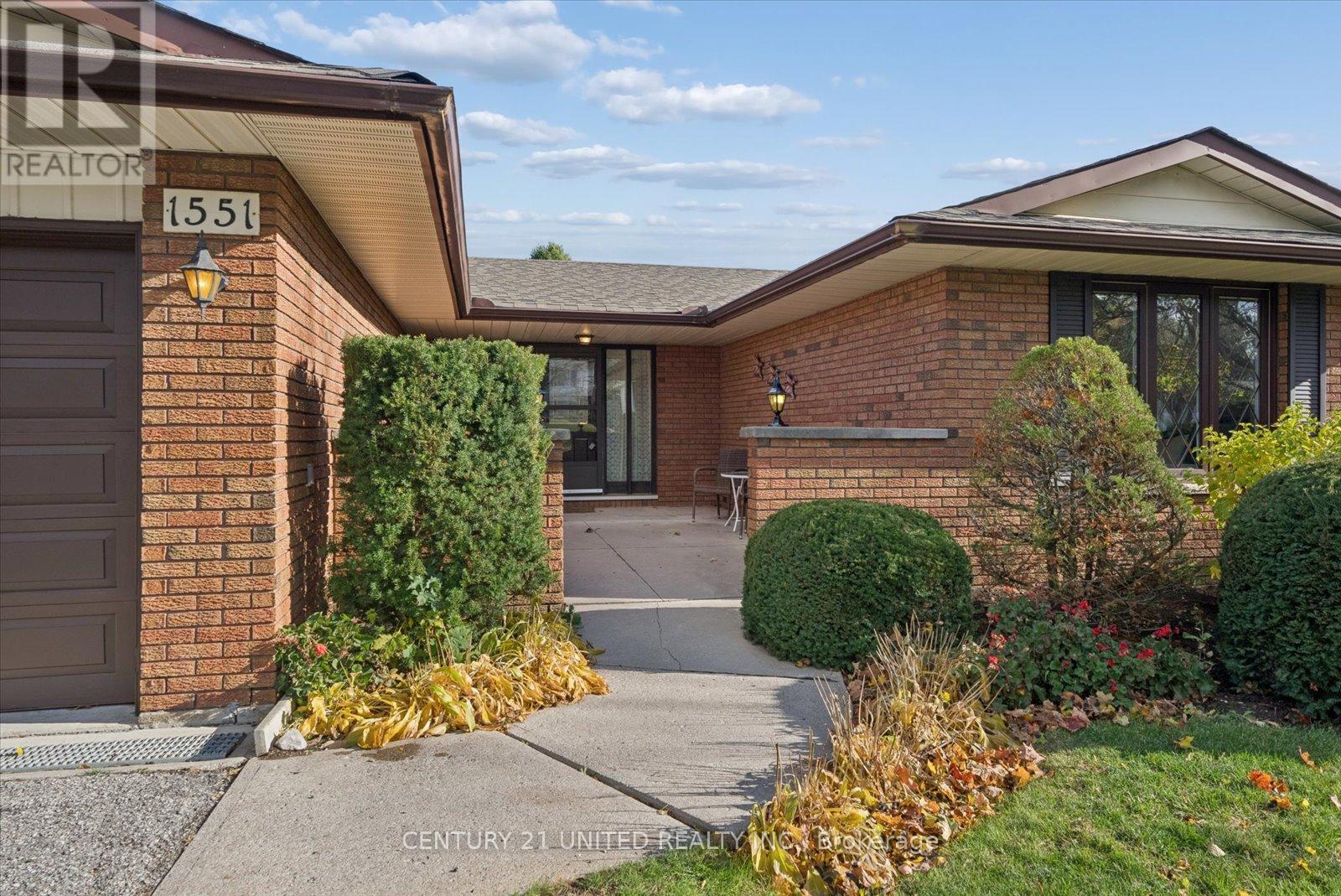 1551 Cherryhill Road, Peterborough, Ontario  K9K 1A7 - Photo 4 - X12888396