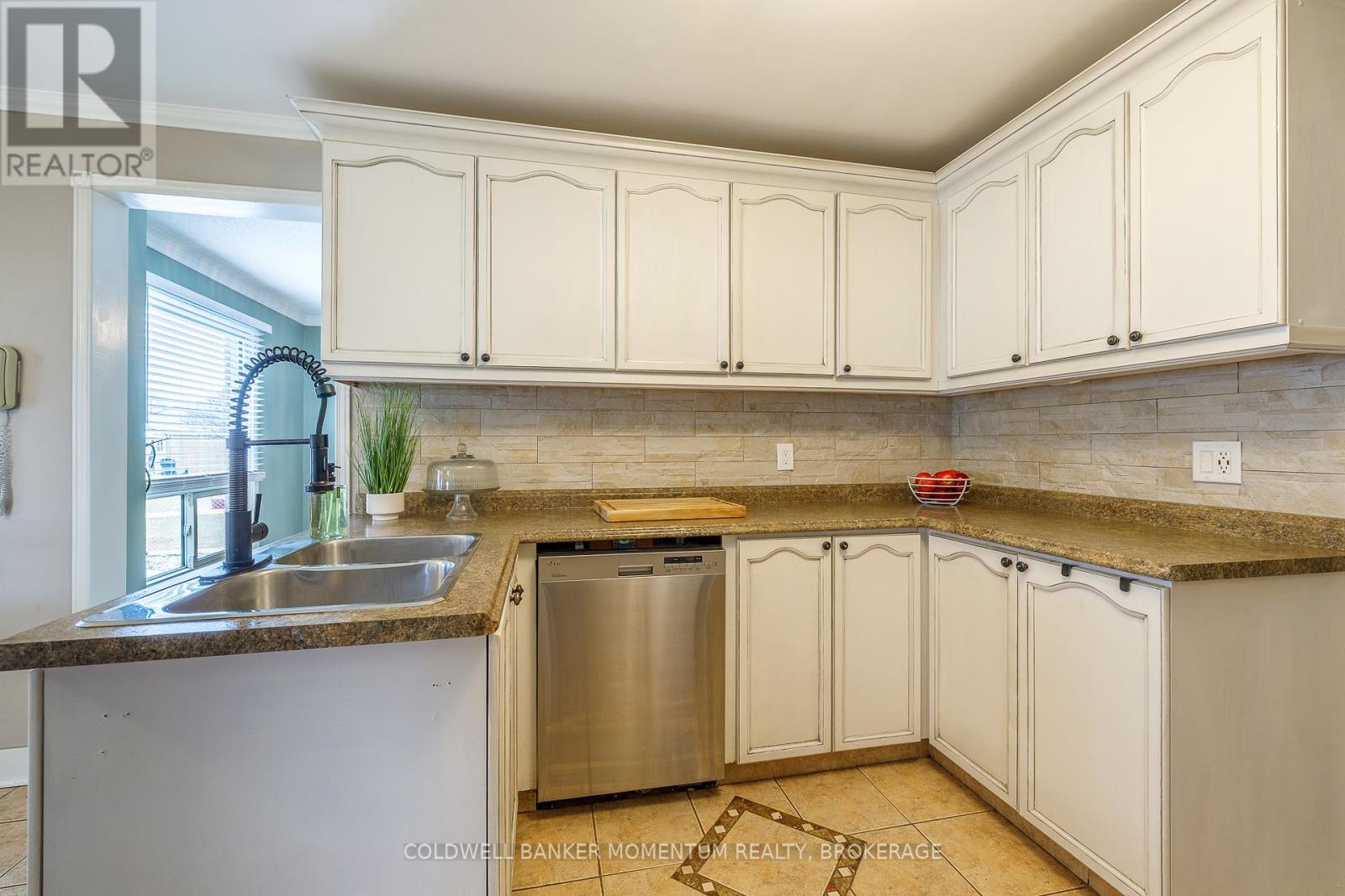 27 Northwood Drive, Welland, Ontario  L3C 6R5 - Photo 11 - X12885722