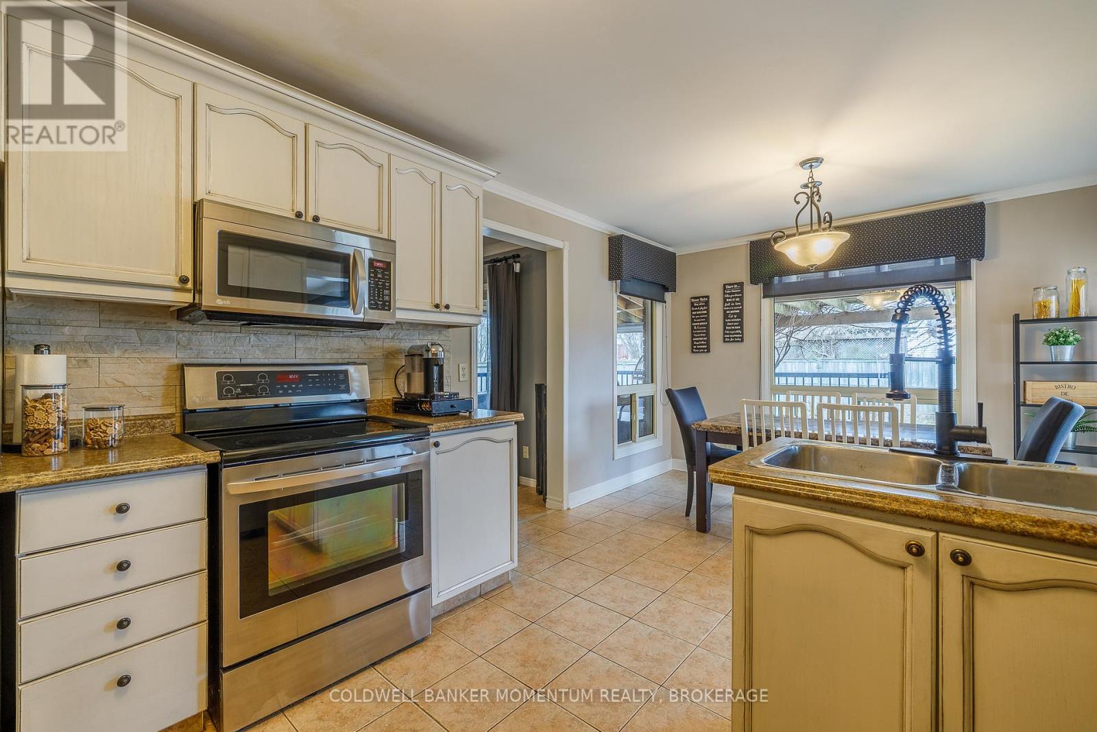 27 Northwood Drive, Welland, Ontario  L3C 6R5 - Photo 17 - X12885722