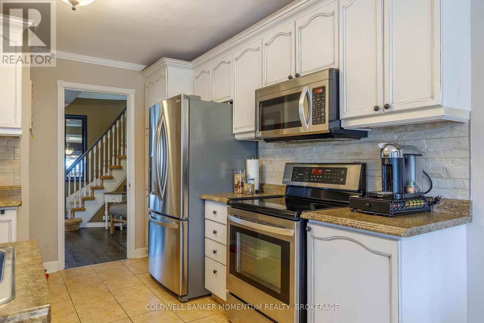 27 Northwood Drive, Welland, Ontario  L3C 6R5 - Photo 12 - X12885722