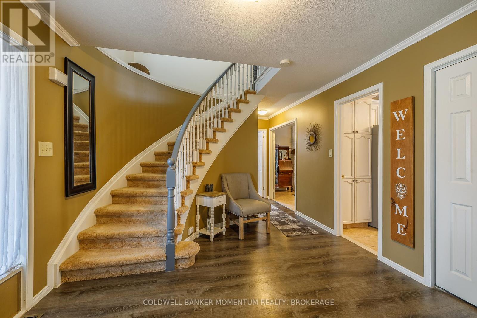 27 Northwood Drive, Welland, Ontario  L3C 6R5 - Photo 2 - X12885722