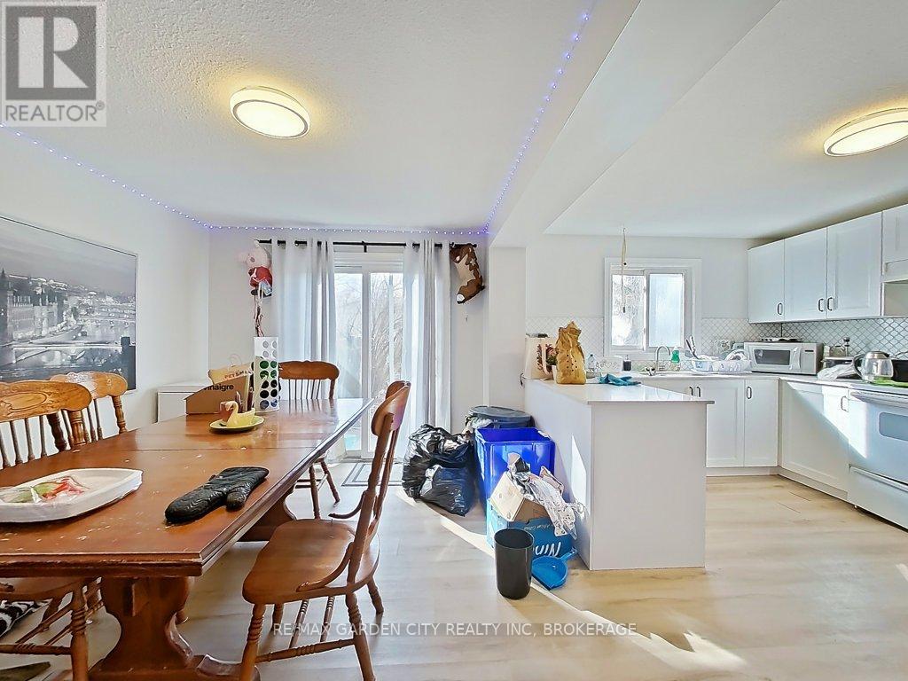 105 Tupper Drive, Thorold, Ontario  L2V 4C9 - Photo 10 - X12886650