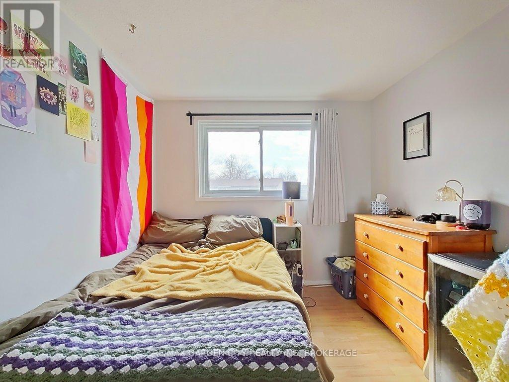 105 Tupper Drive, Thorold, Ontario  L2V 4C9 - Photo 17 - X12886650