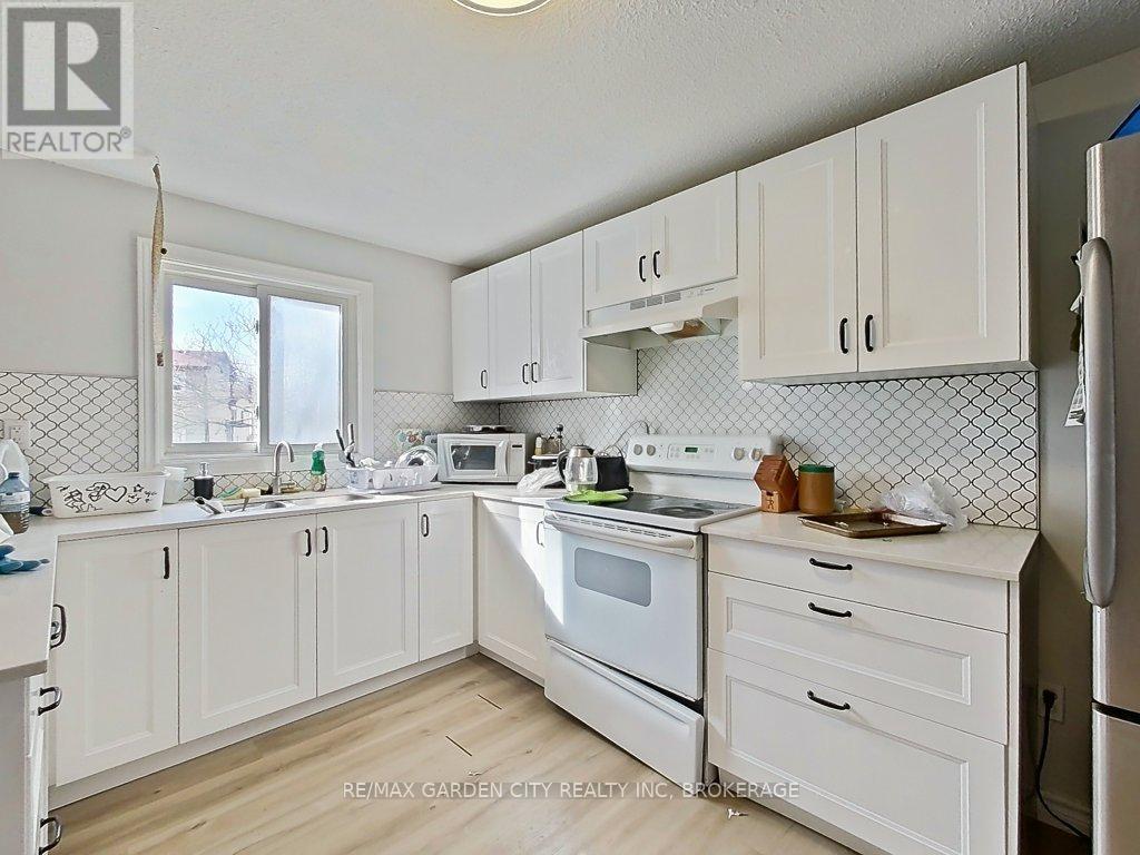 105 Tupper Drive, Thorold, Ontario  L2V 4C9 - Photo 13 - X12886650