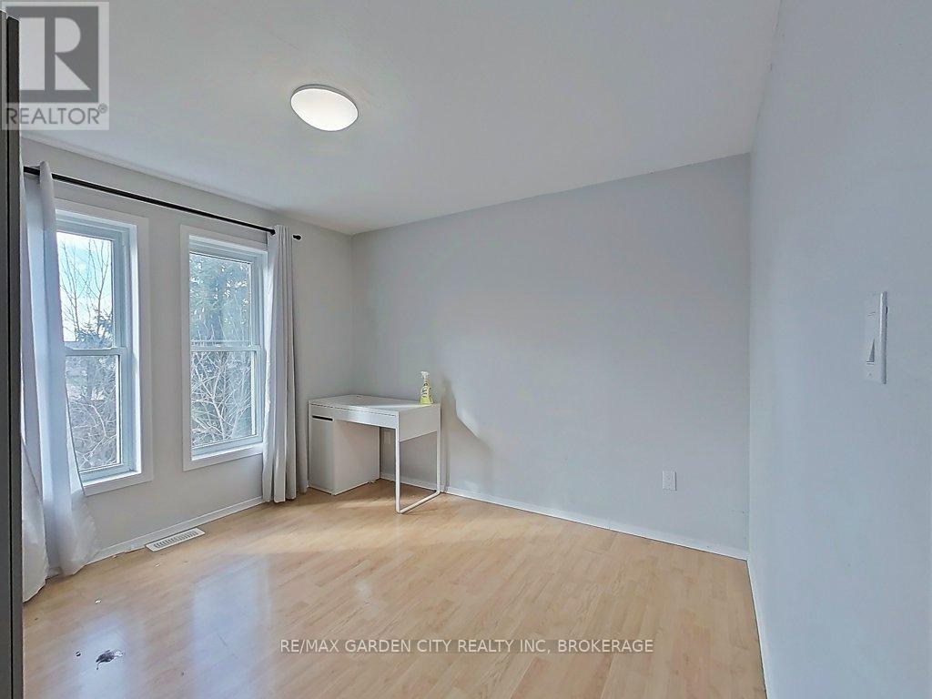 105 Tupper Drive, Thorold, Ontario  L2V 4C9 - Photo 29 - X12886650