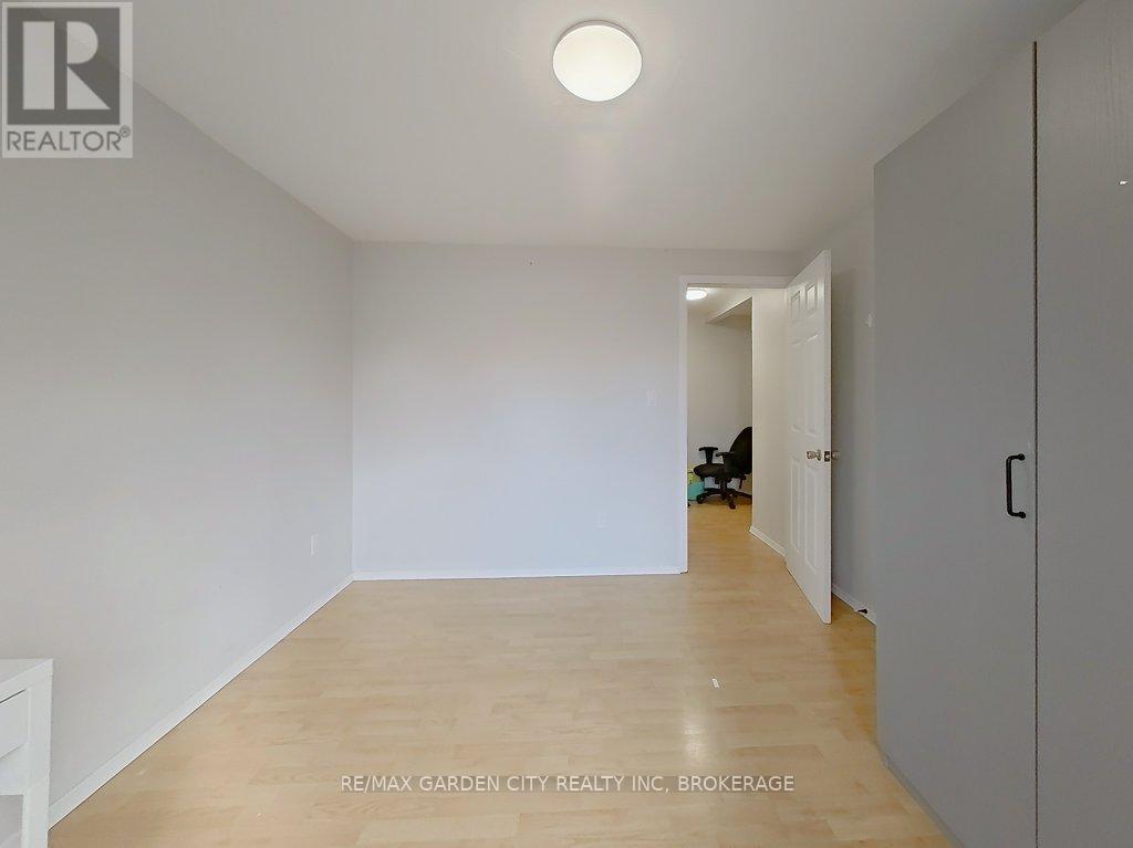 105 Tupper Drive, Thorold, Ontario  L2V 4C9 - Photo 27 - X12886650