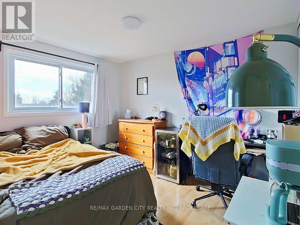 105 Tupper Drive, Thorold, Ontario  L2V 4C9 - Photo 18 - X12886650