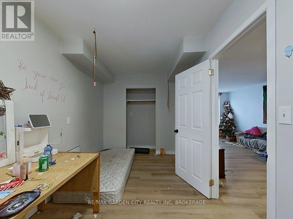 105 Tupper Drive, Thorold, Ontario  L2V 4C9 - Photo 42 - X12886650