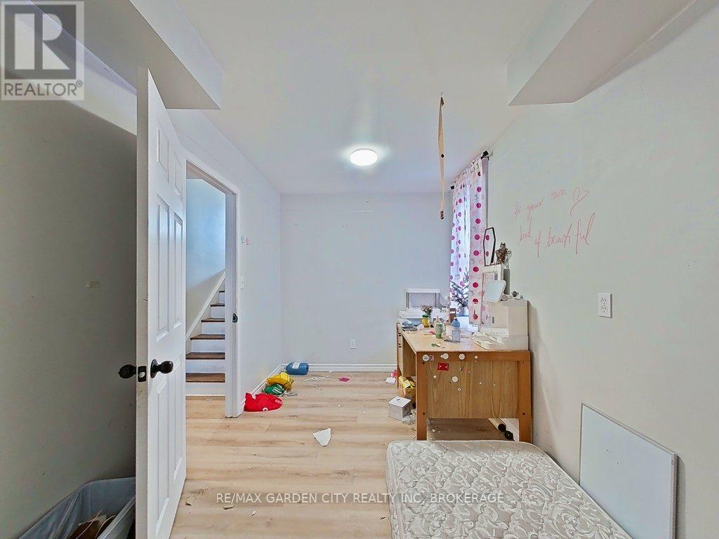 105 Tupper Drive, Thorold, Ontario  L2V 4C9 - Photo 38 - X12886650