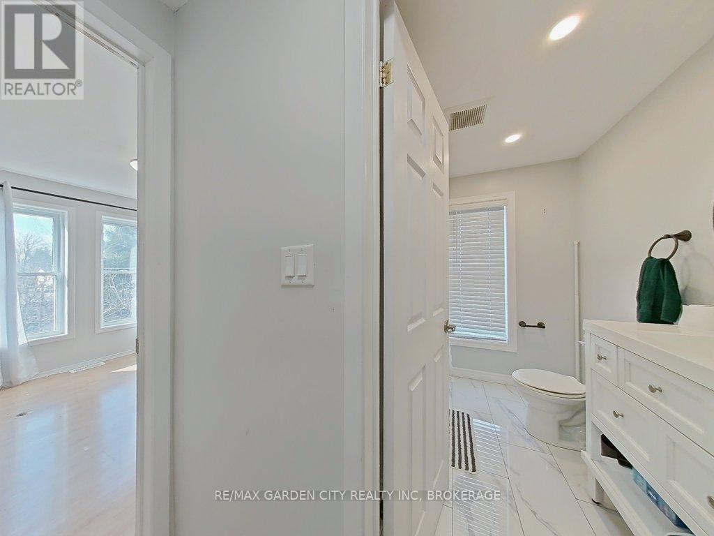 105 Tupper Drive, Thorold, Ontario  L2V 4C9 - Photo 30 - X12886650