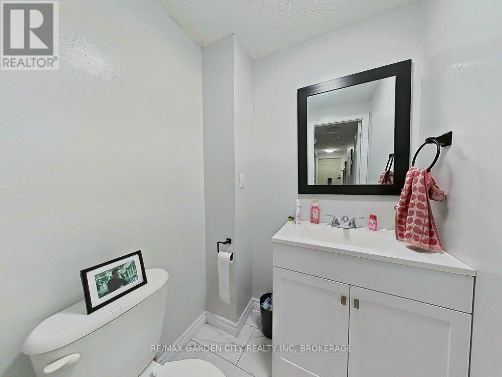 105 Tupper Drive, Thorold, Ontario  L2V 4C9 - Photo 16 - X12886650