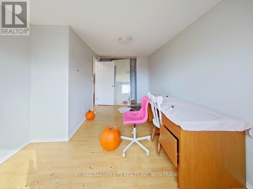 105 Tupper Drive, Thorold, Ontario  L2V 4C9 - Photo 26 - X12886650